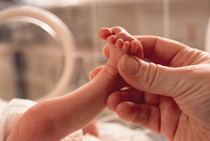 Péče o nedonošené děti I.: vývoj, váš vztah a krmení