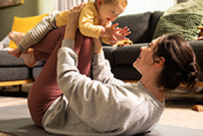 Jak cvičit s miminkem od 6 měsíců