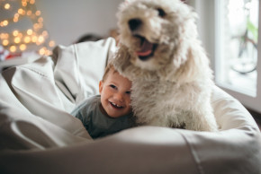 Dítě a pes: mají batolata žijící se zvířaty méně alergií?