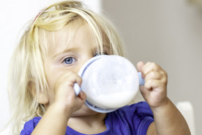 Průvodce mléčnou výživou dětí ve věku 1-3 roky